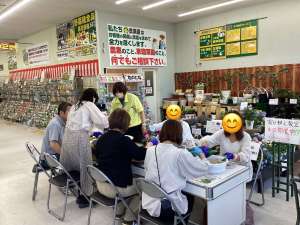 寄せ植え教室を開催しました